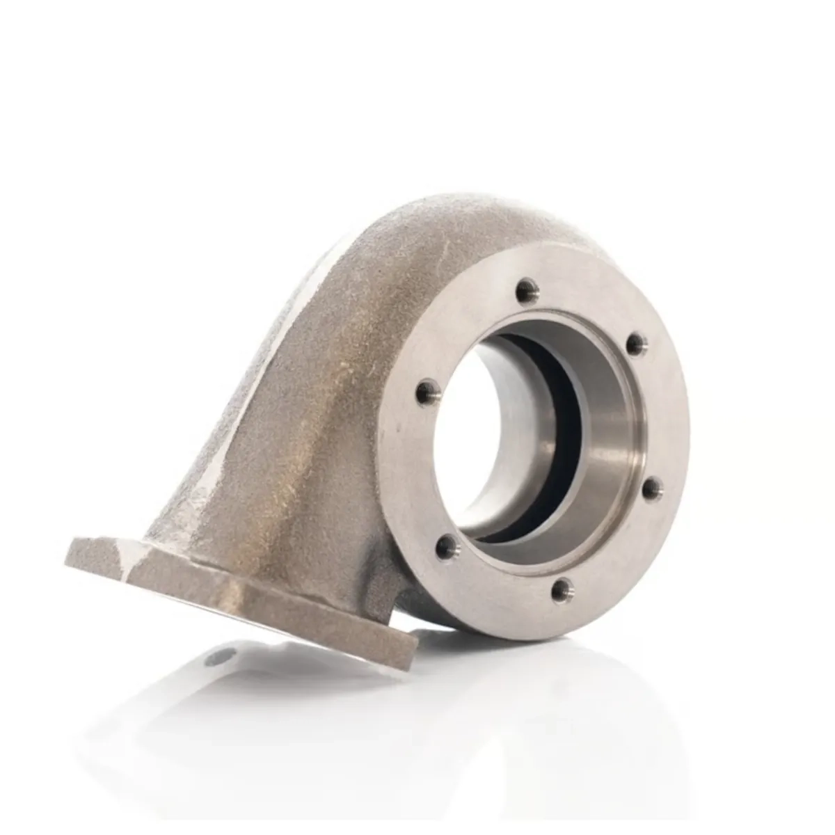 Abgebildet ist das Precision Abgasgehäuse T3 / 4-Loch 0.63 A/R K-THGT3-76 aus Stahlguss mit T3-Einlass und 4-Loch-Auslass für Precision Turbolader.
