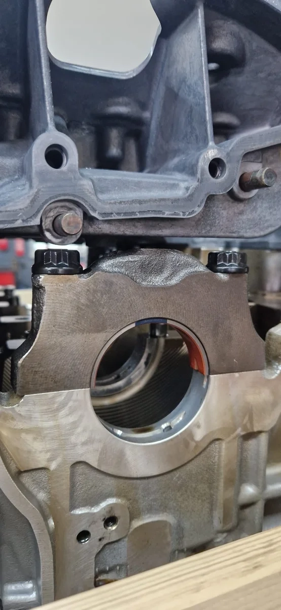 2.5 TFSI EA855 Stehbolzen Block 