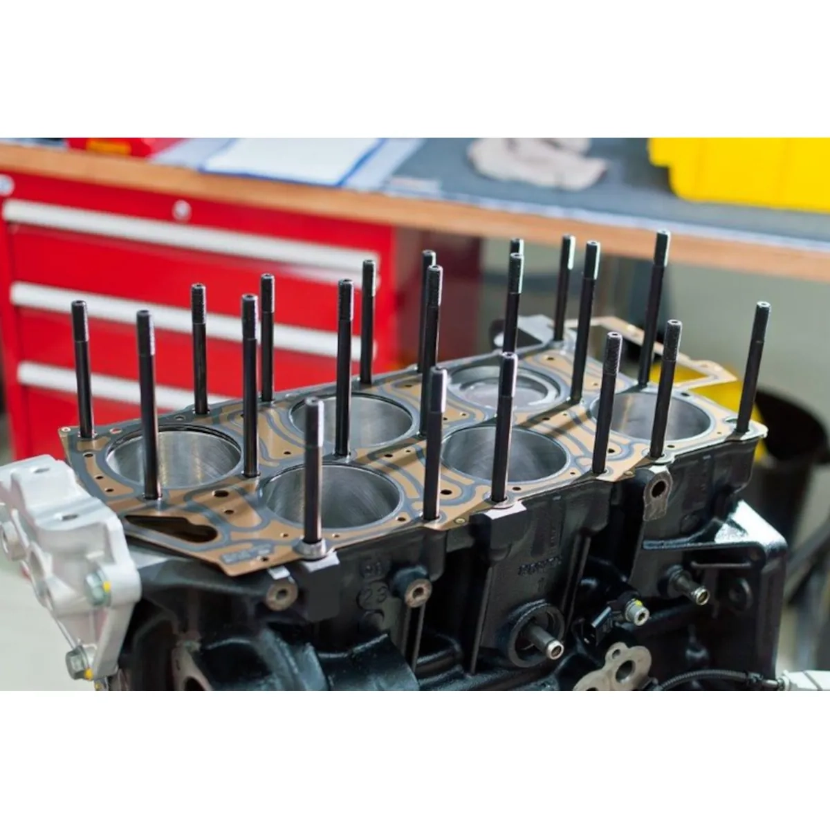 R32 stud bolts cylinder head ARP