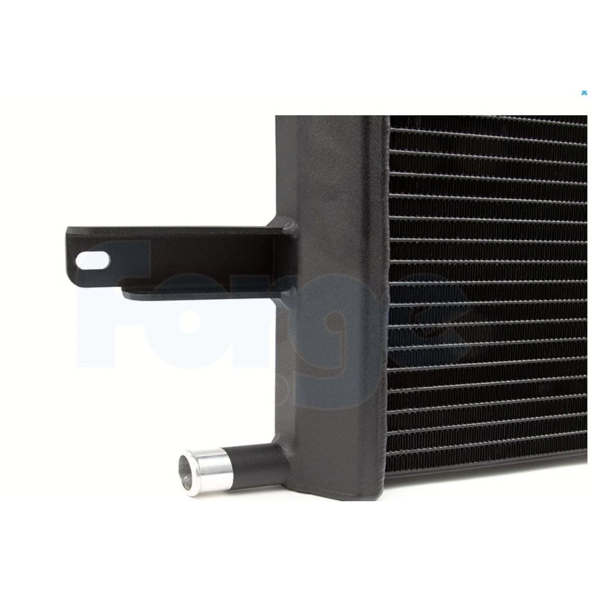 Detailed view of the Forge Motorsport upgrade intercooler for VW Bus T6 2.0L Bi-TDI, water-cooled all-aluminium cooler for 180 PS and 204 PS engines