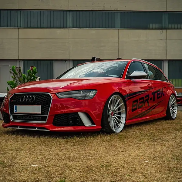Audi RS6 rosso con motore EA824 4.0L