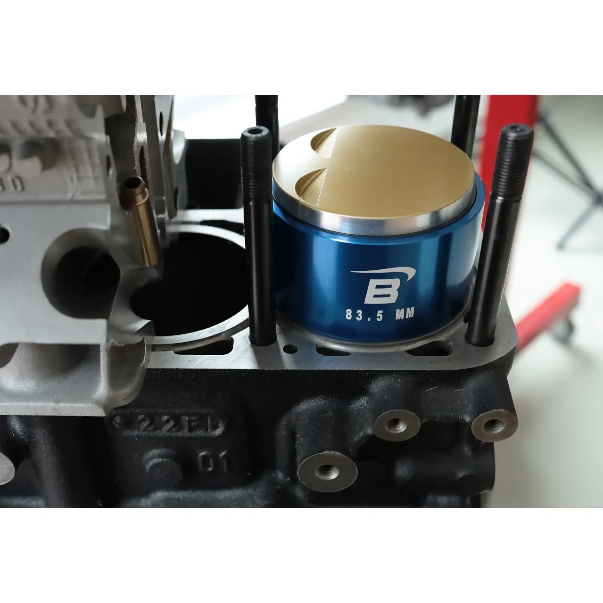 Mounting sleeve for piston BAR-TEK®