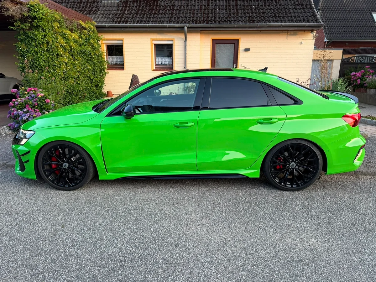 2.5 TFSI EA855 evo Audi RS3 sedan 8Y quattro - used vehicle