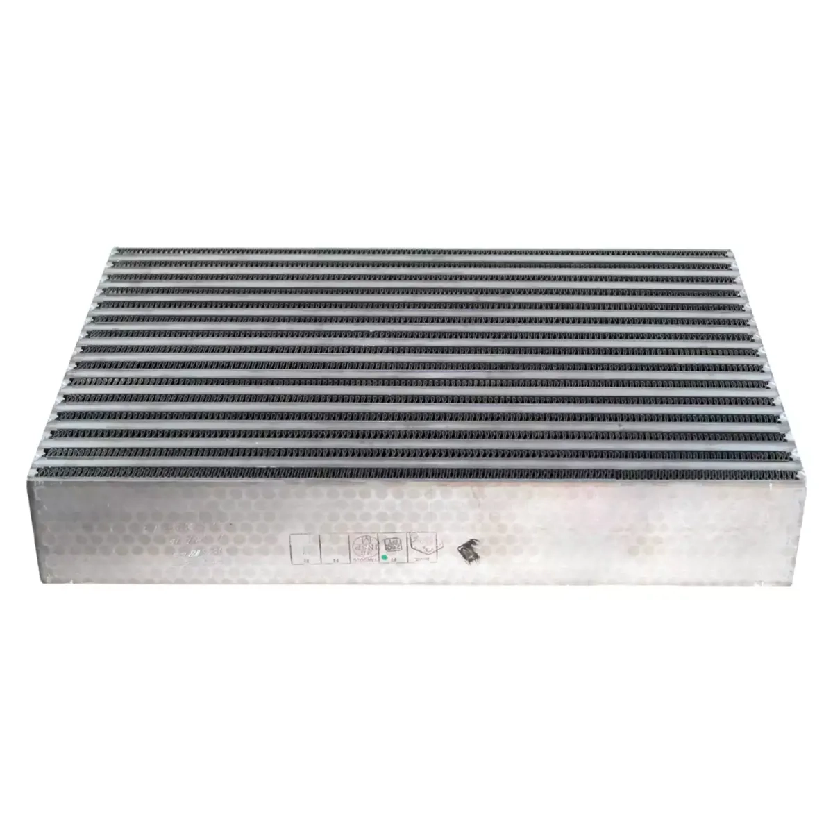 Garrett air-to-air intercooler core 900 bhp 703518-6005, aluminium tube-and-fin core in front view, 610 x 307 x 76 mm