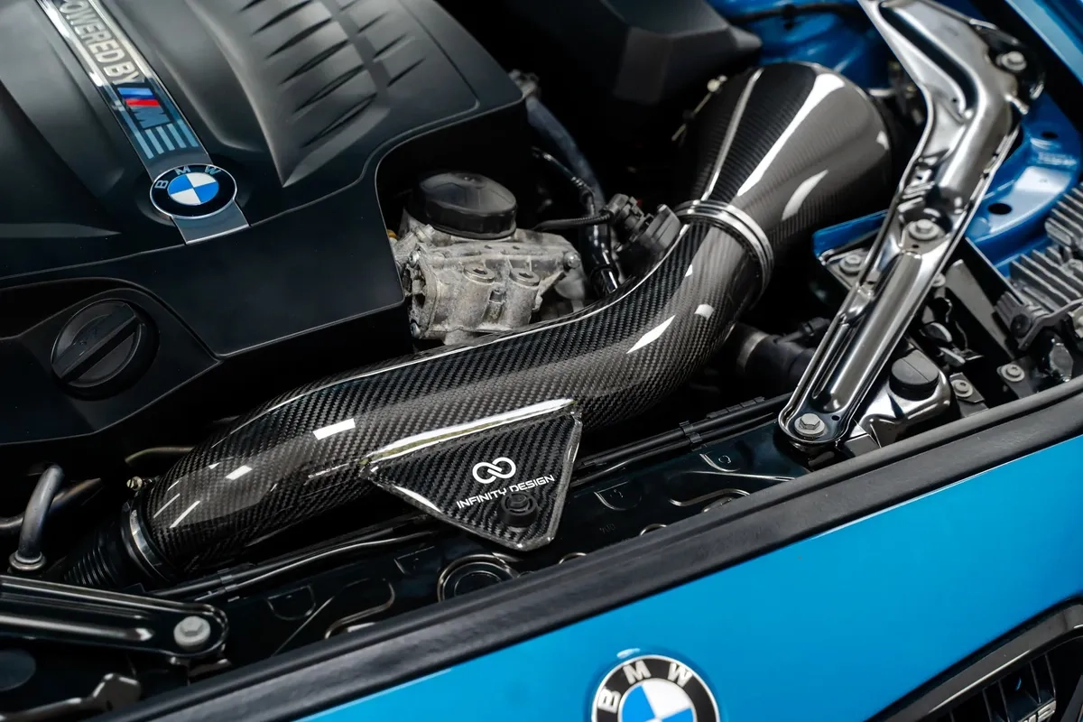 Admission d’air en carbone améliorée adaptée pour BMW N55B30 F87 M2 Infinity Design