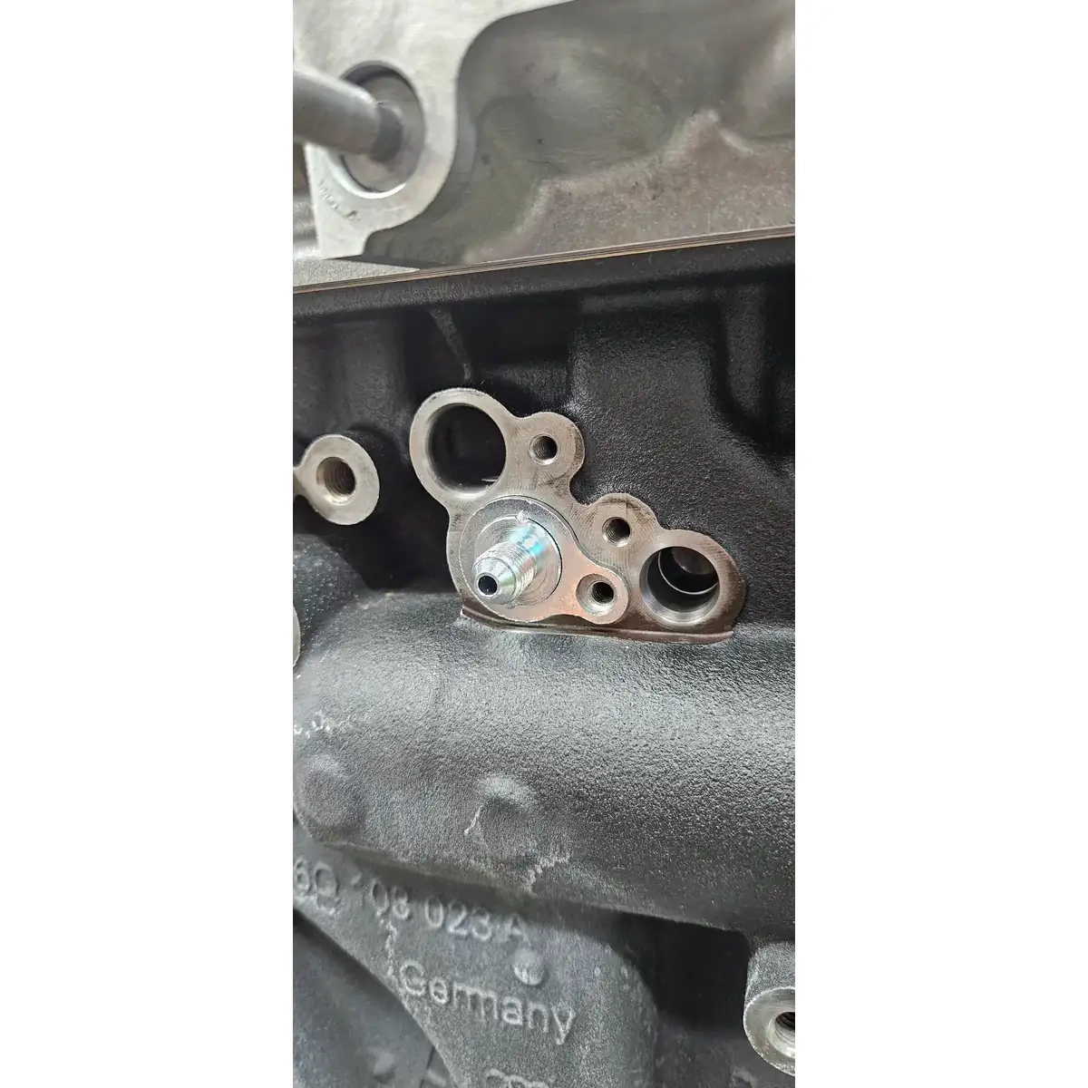 Conexión de entrada de aceite 2.0L TSI EA888 Gen.3 MQB para turbos de actualización BAR-TEK