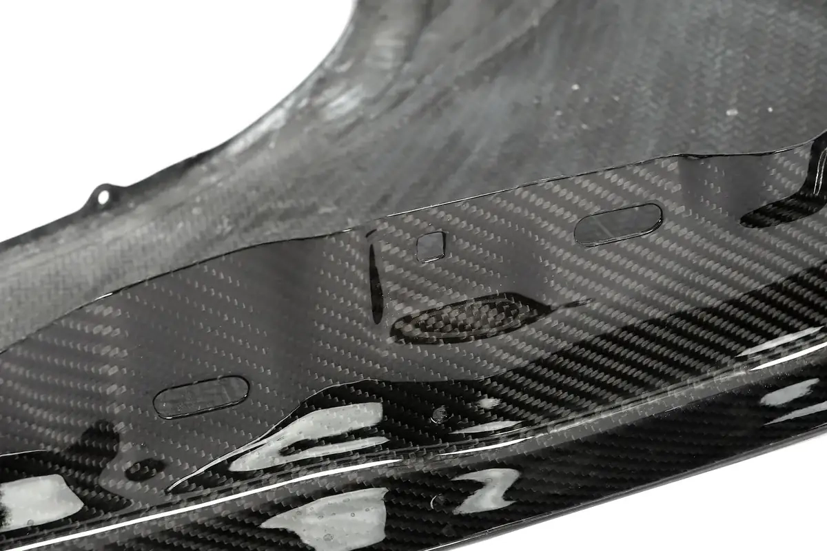 Ala de carbono compatible con BMW G87 M2